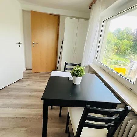 Ein Zimmer Mit Offener Kueche Und Eigenen Bad Wlan Waschmaschine Apartman Heuchelheim (Giessen)